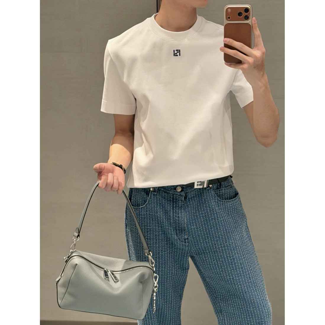 <p>FENDI 徽标刺绣短袖T恤(白)</p>
