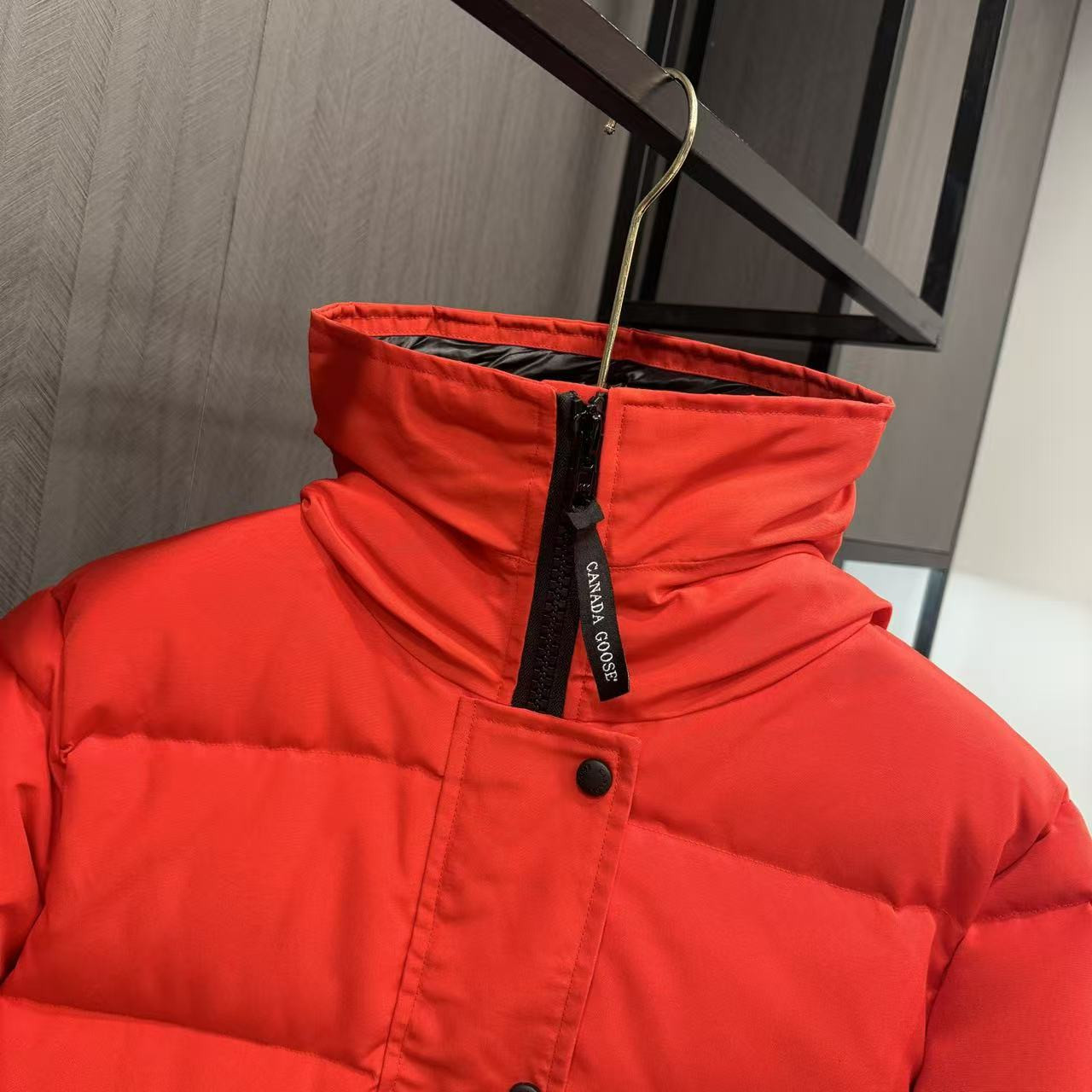 <p>Canada Goose Shelburn*派克大衣羽绒服(橘紅)</p>