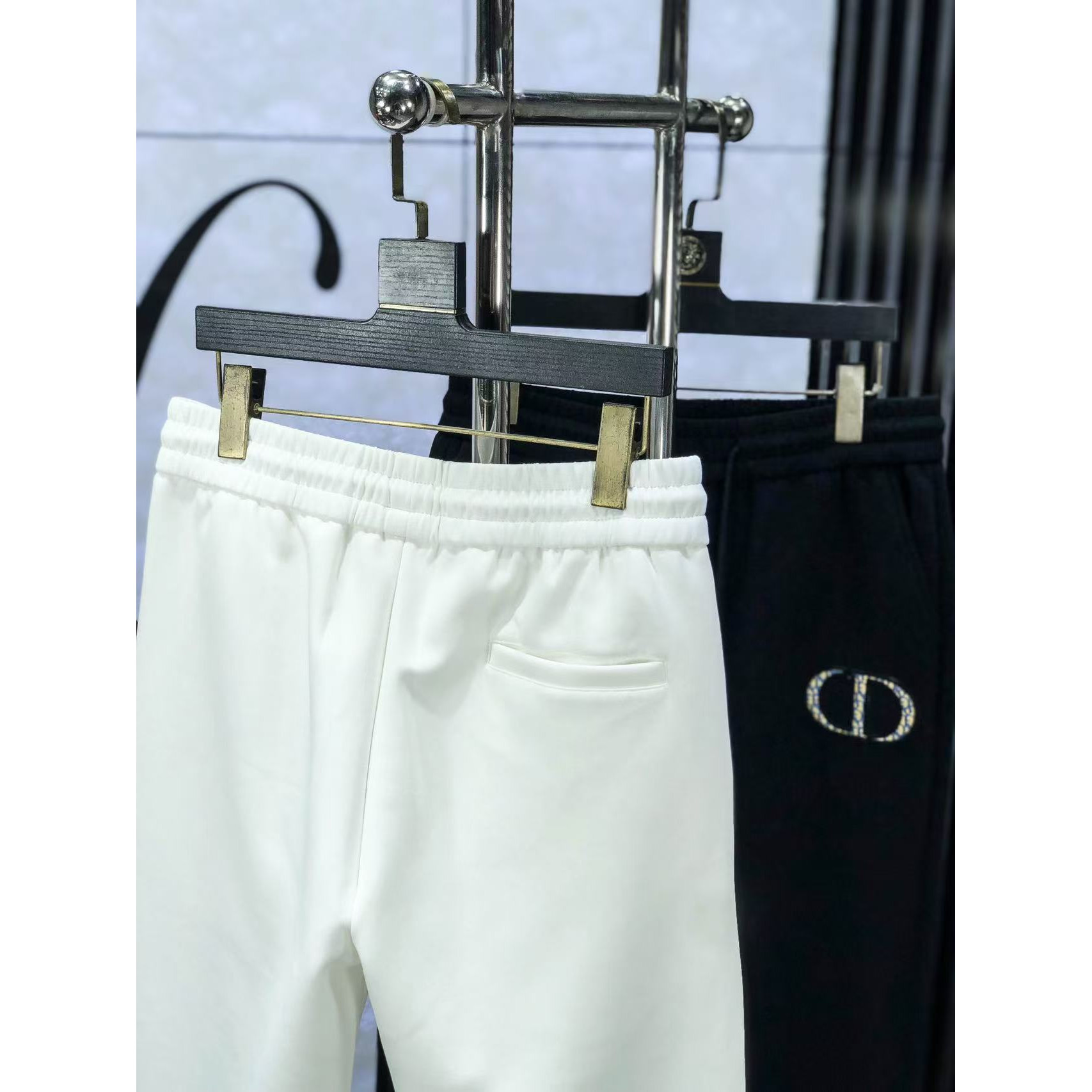 <p>DIOR&nbsp;高品质时尚休闲裤(782950)</p>