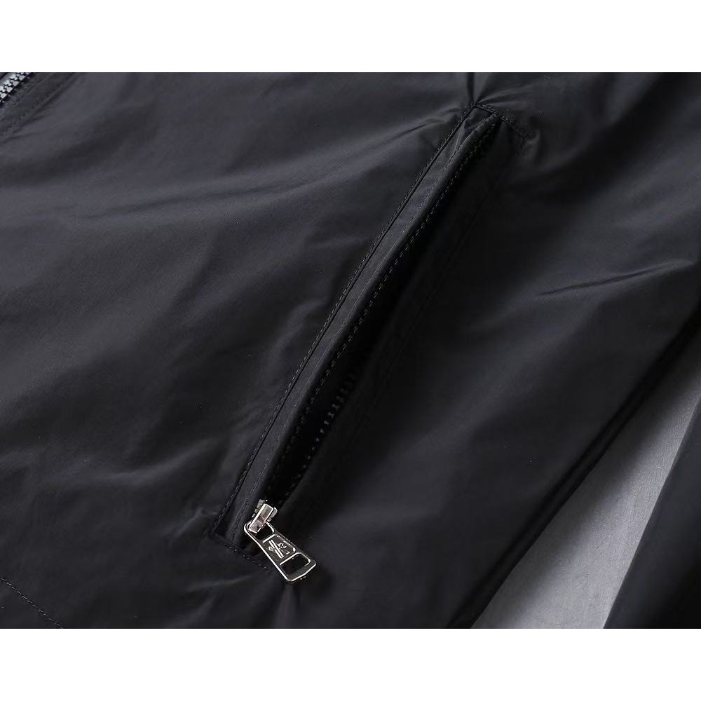 <p>MONCLER 男士夹克外套(黑)</p>