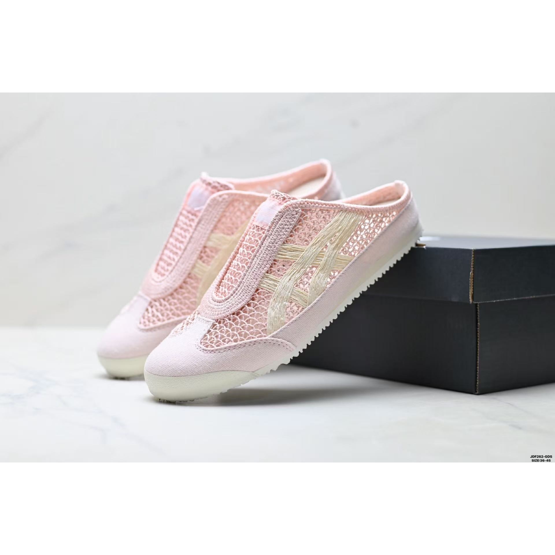 <p>Onitsuka Tiger 生活休闲鞋(粉)&nbsp;</p>