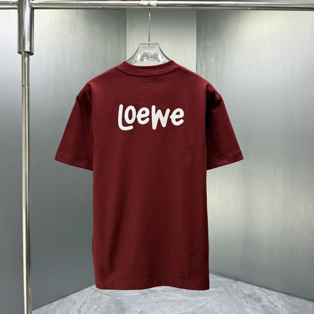 <p>Loewe 短袖T恤(深紅)</p>