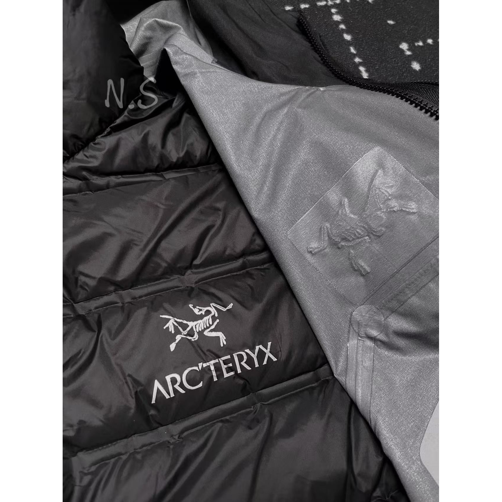 <p>Arc'teryx SL硬壳冲锋衣(黑)</p>