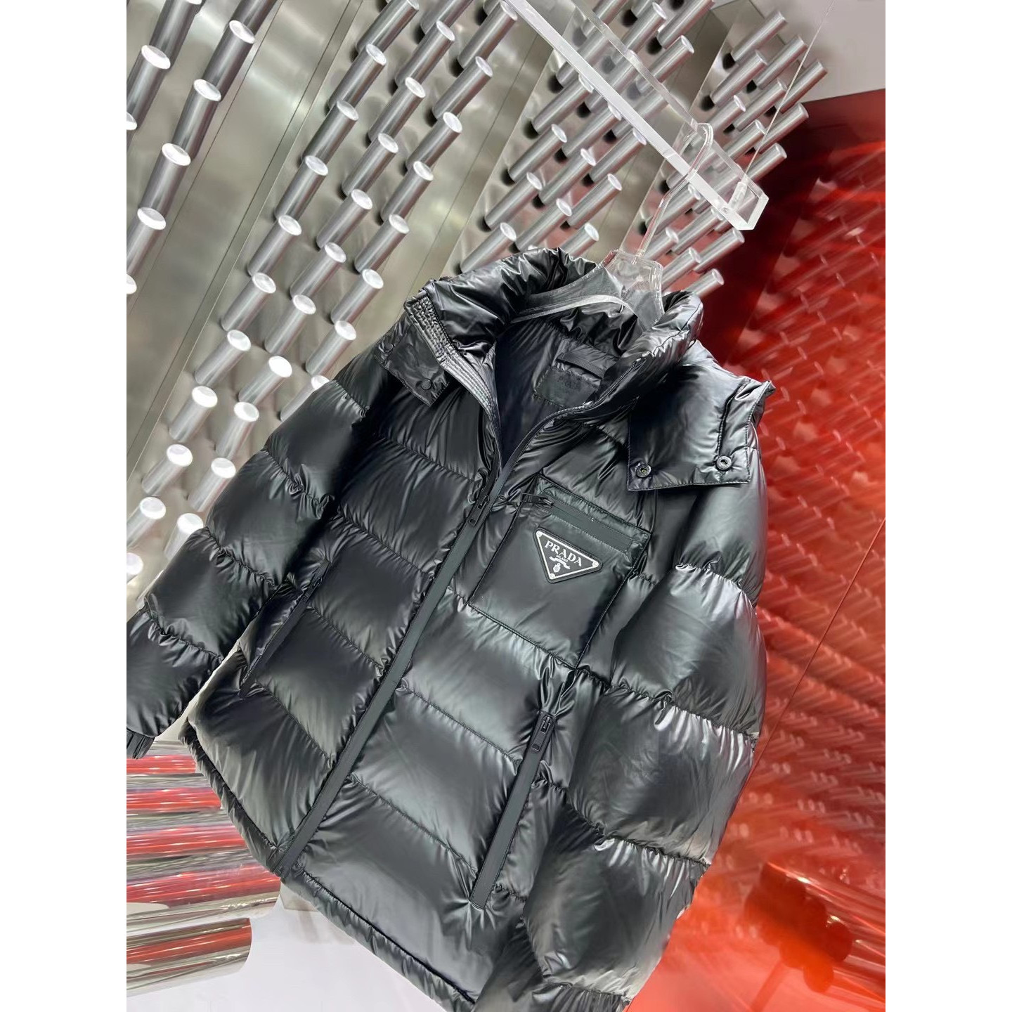 <p>PRADA 羽绒服(黑)</p>