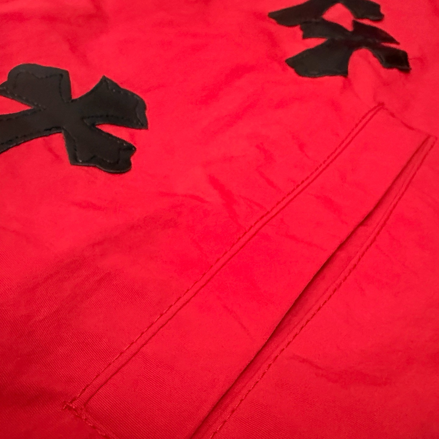 <p>CHROME HEARTS 五金拉链外套(紅)</p>