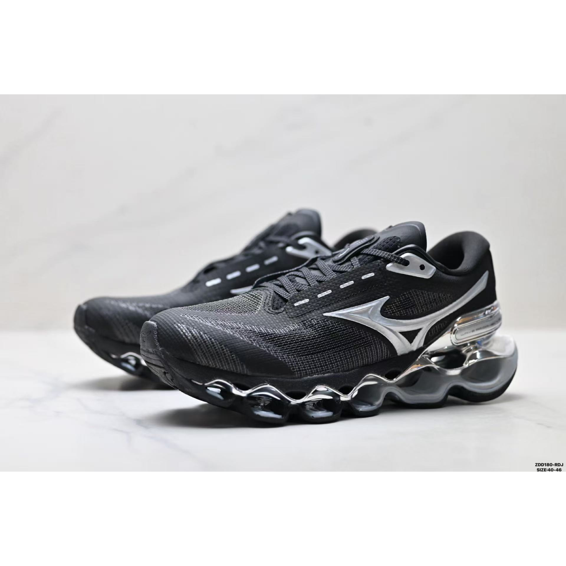 <p>Mizuno 生活休闲鞋(黑)</p>