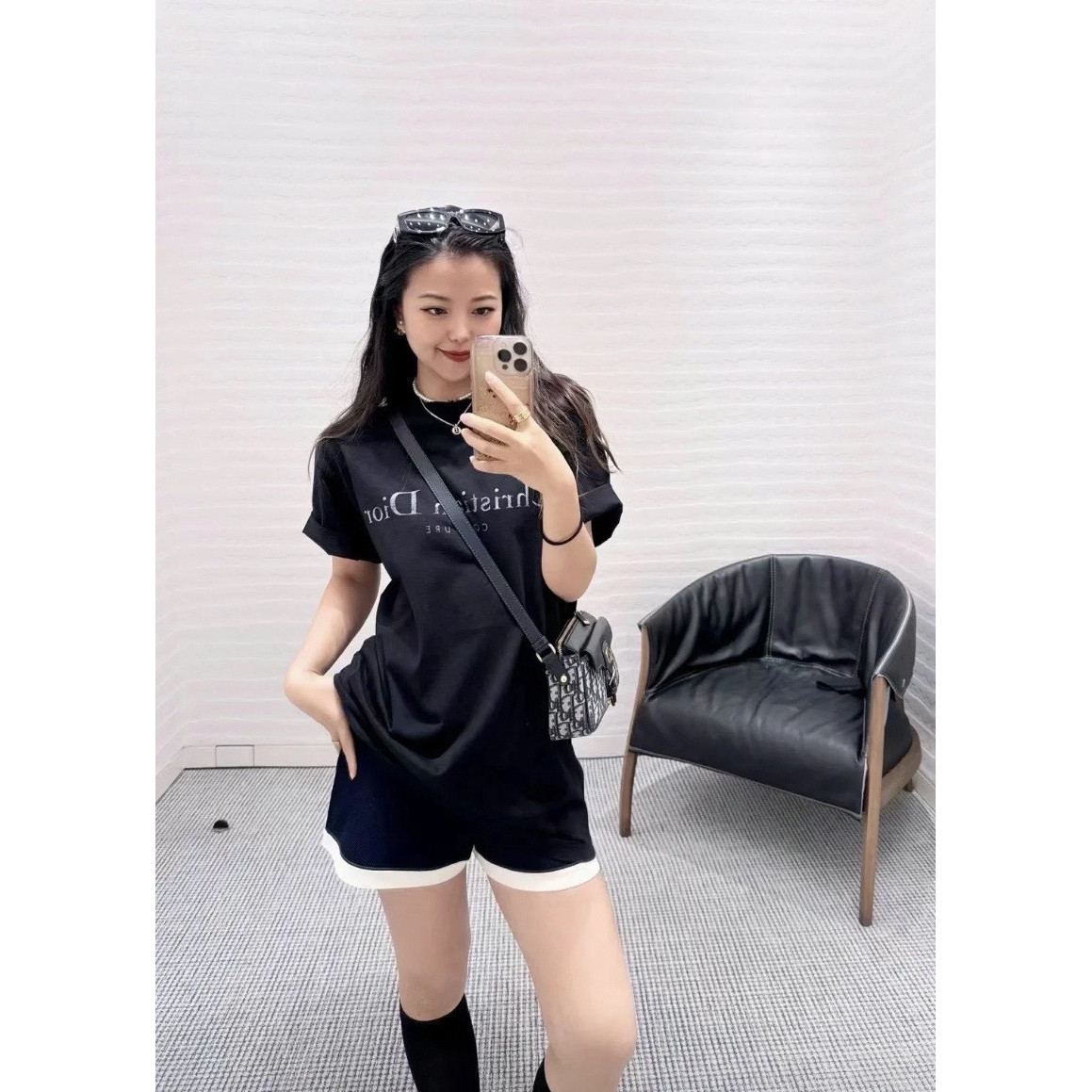 <p>Dior logo印花短袖T恤(黑)</p>