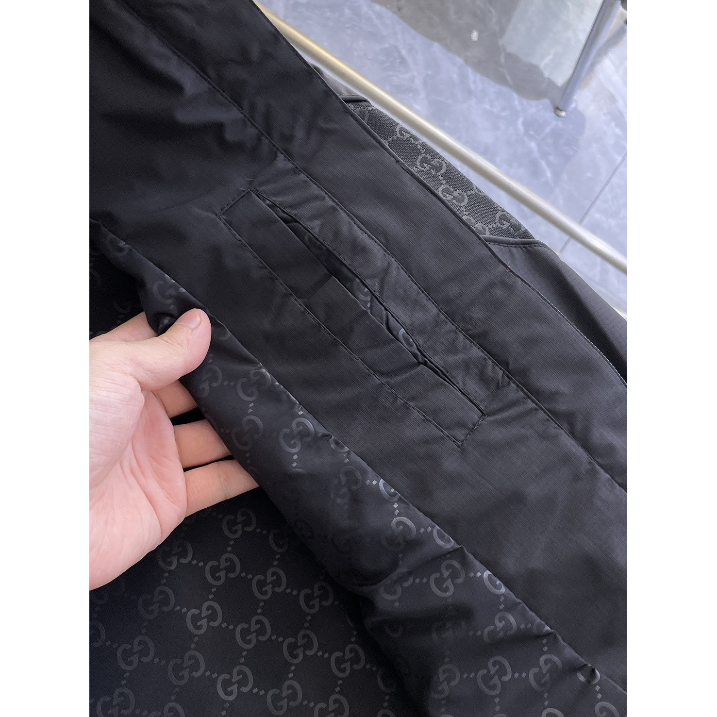 <p>GUCCI&nbsp;男士夹克外套(黑)</p>