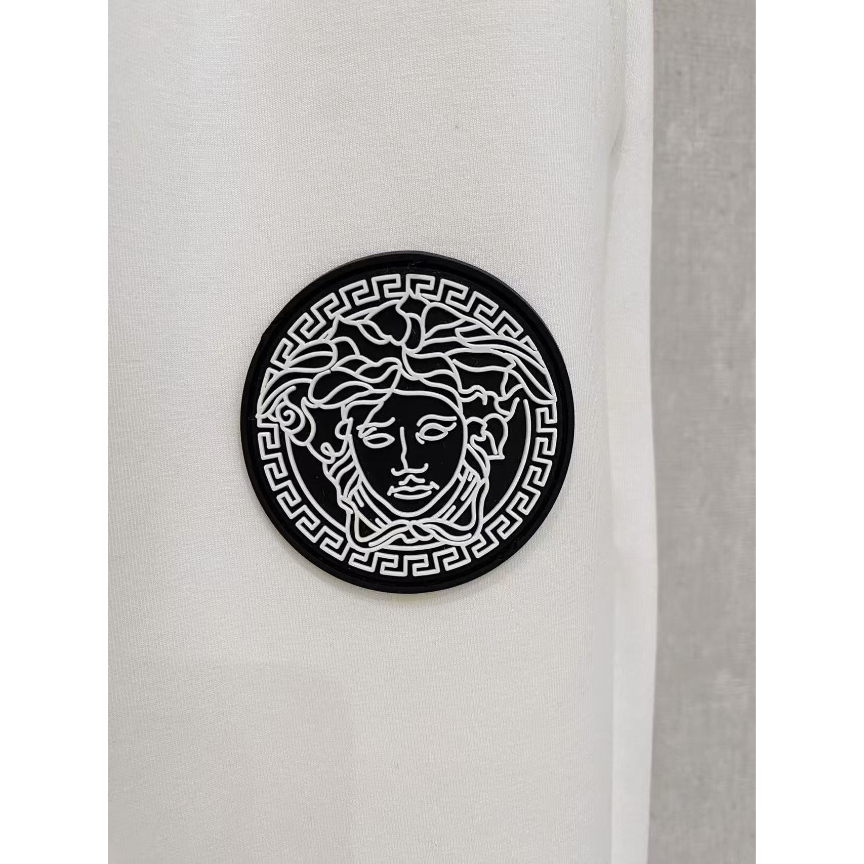 <p>Versace 男士长裤(782451)</p>