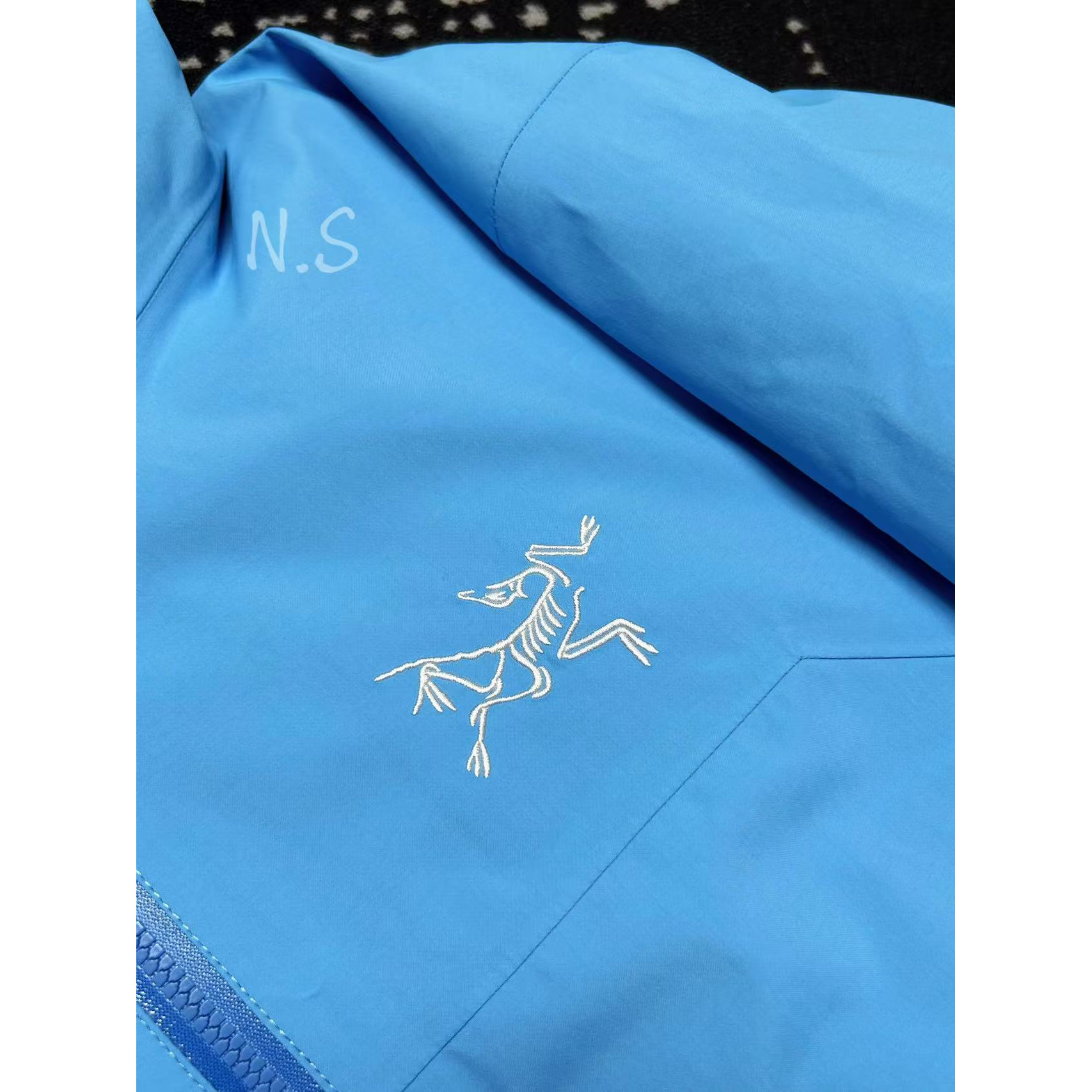 <p>Arc'teryx SL硬壳冲锋衣(惠斯勒蓝)</p>