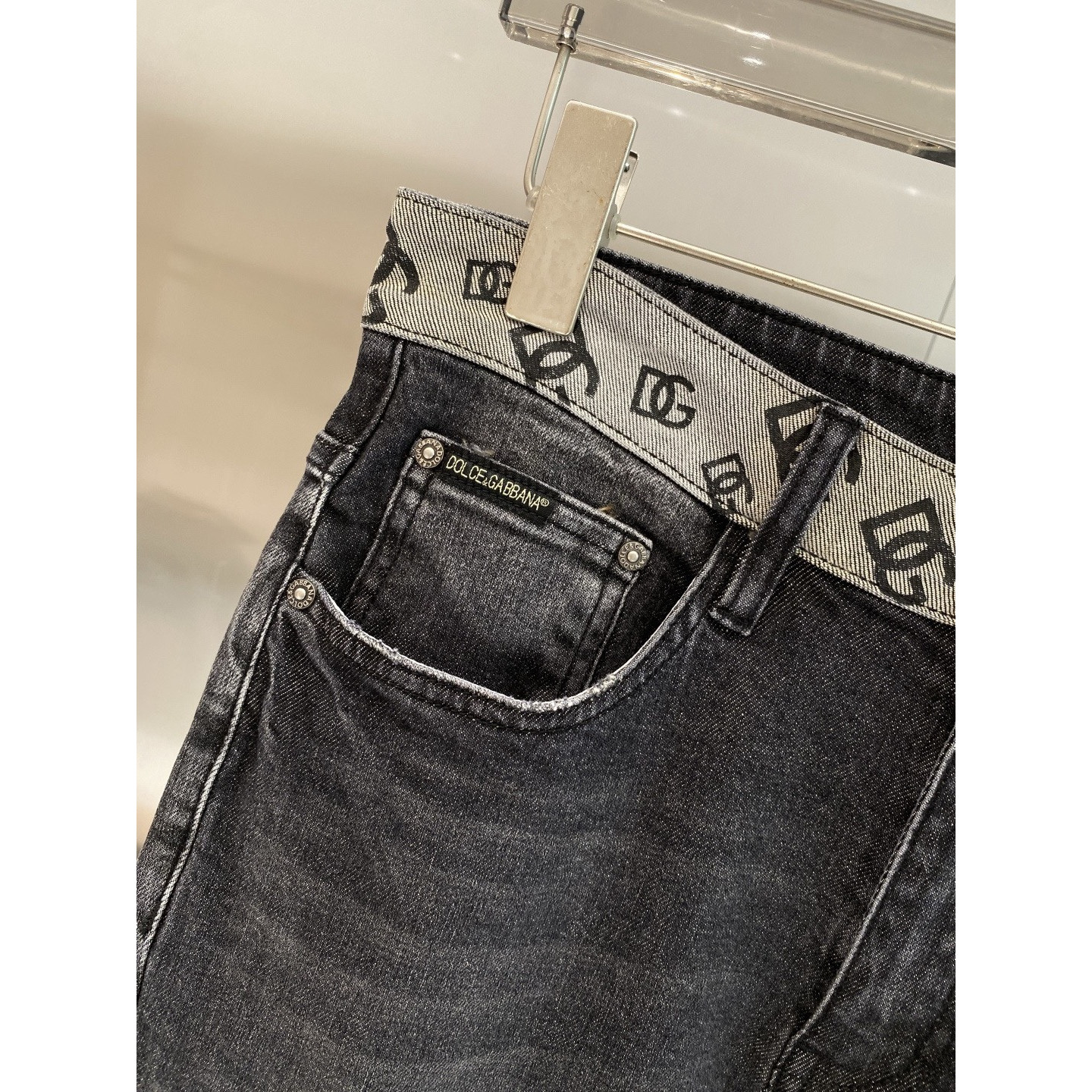 <p>DIOR 休闲牛仔裤</p>