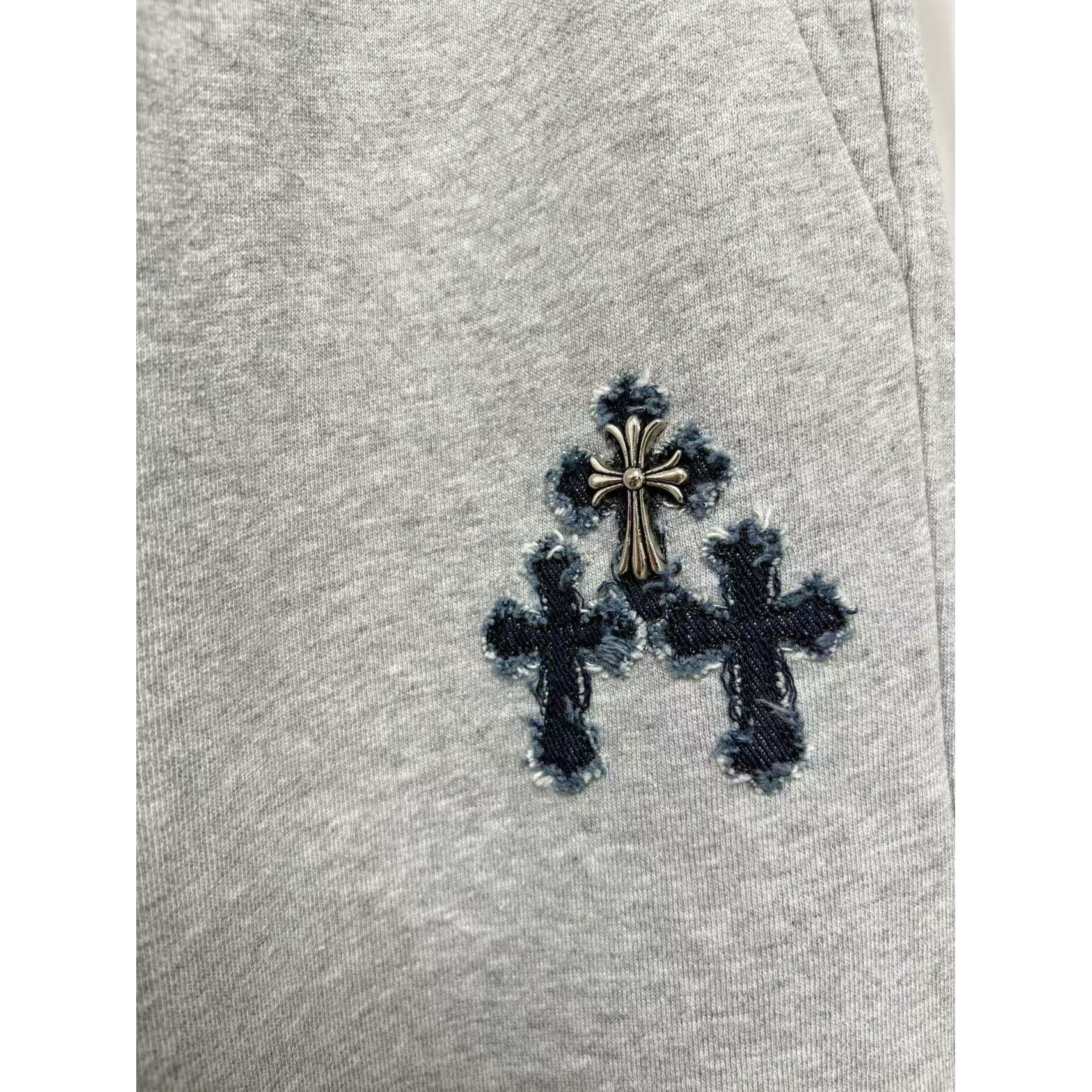 <p>Chrome Hearts 休闲长裤(灰)<br />
&nbsp;</p>
