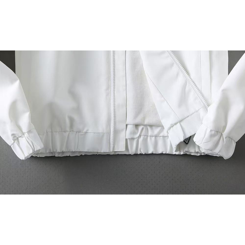 <p>MONCLER&nbsp;男士夹克外套(800855)</p>