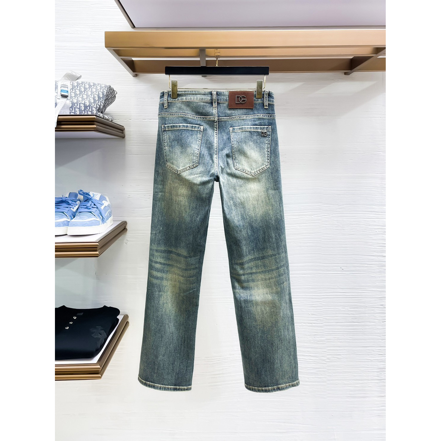 <p>D&amp;G&nbsp;高品质牛仔裤(淺藍)</p>