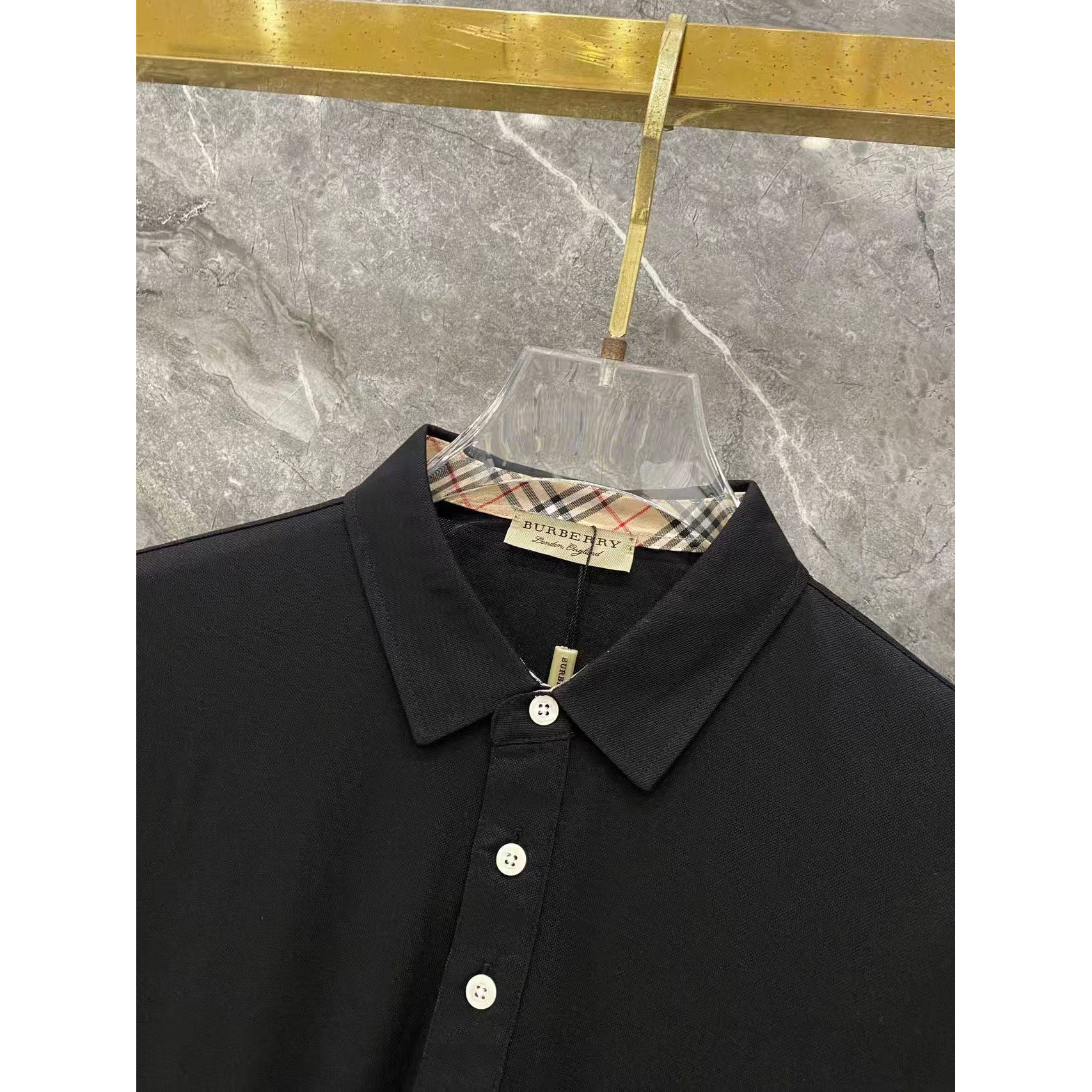 <p>Burberry 秋冬长袖Polo(782982)</p>