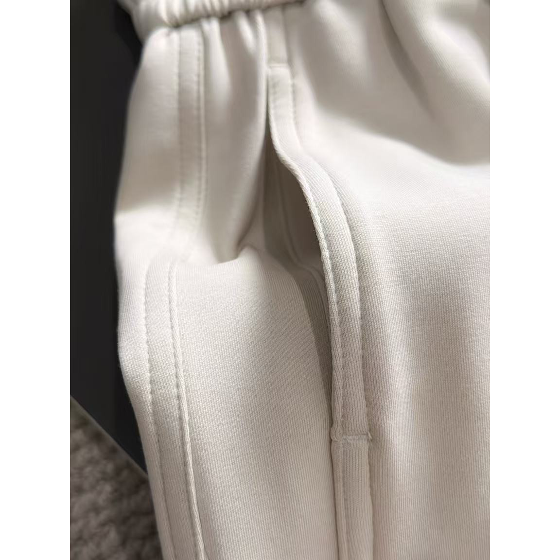 <p>BURBERRY 夏季新款松紧带休闲裤(786882)</p>