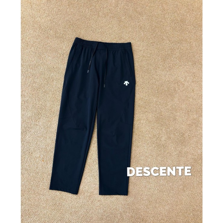 <p>DESCENTE 防水透濕運動長褲(黑)</p>
