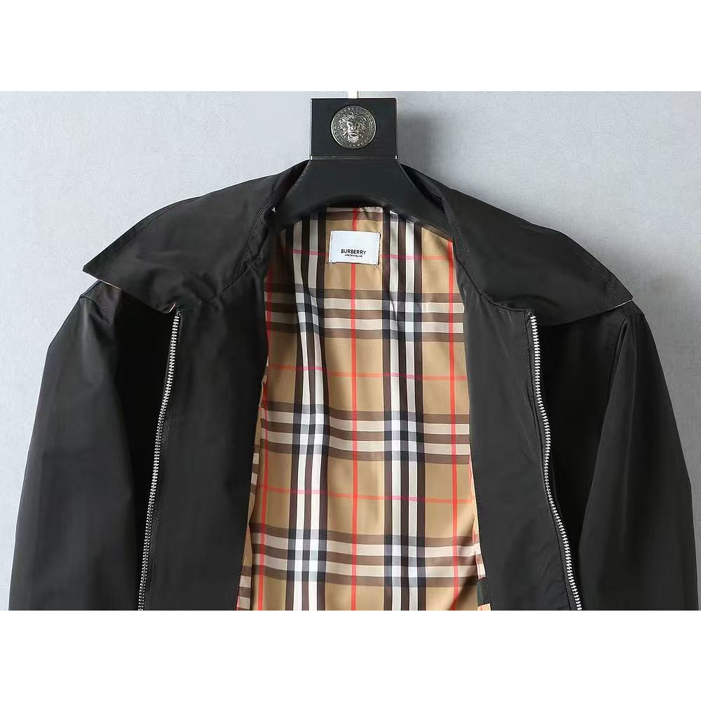 <p>BURBERRY 男士夹克外套(黑)</p>