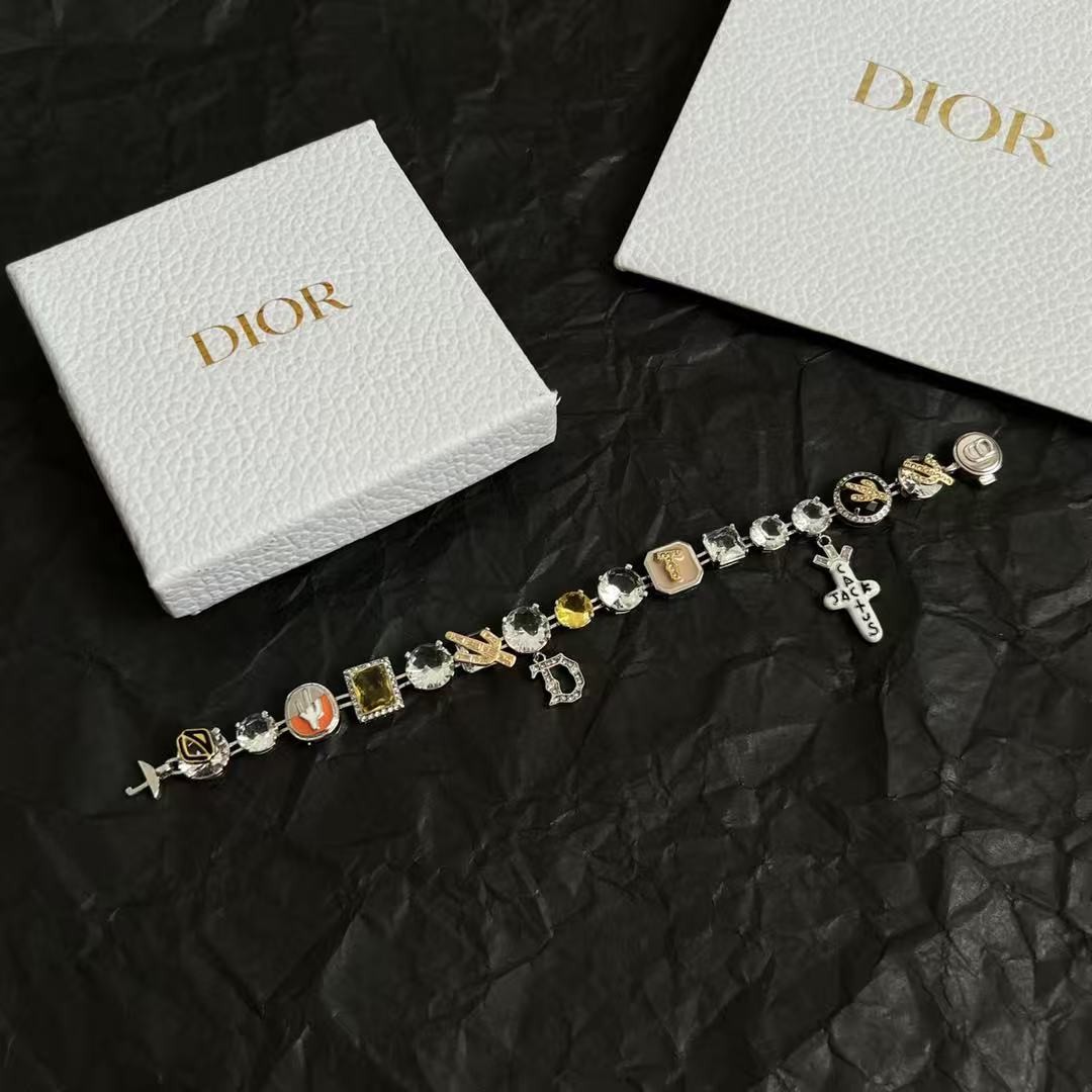 <p>Dior 手链</p>