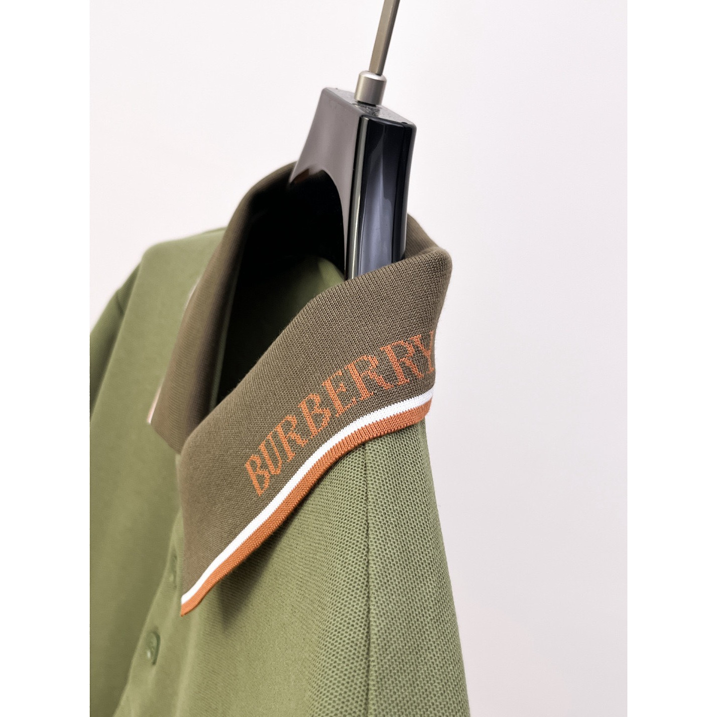 <p>BURUERRY Polo衫</p>