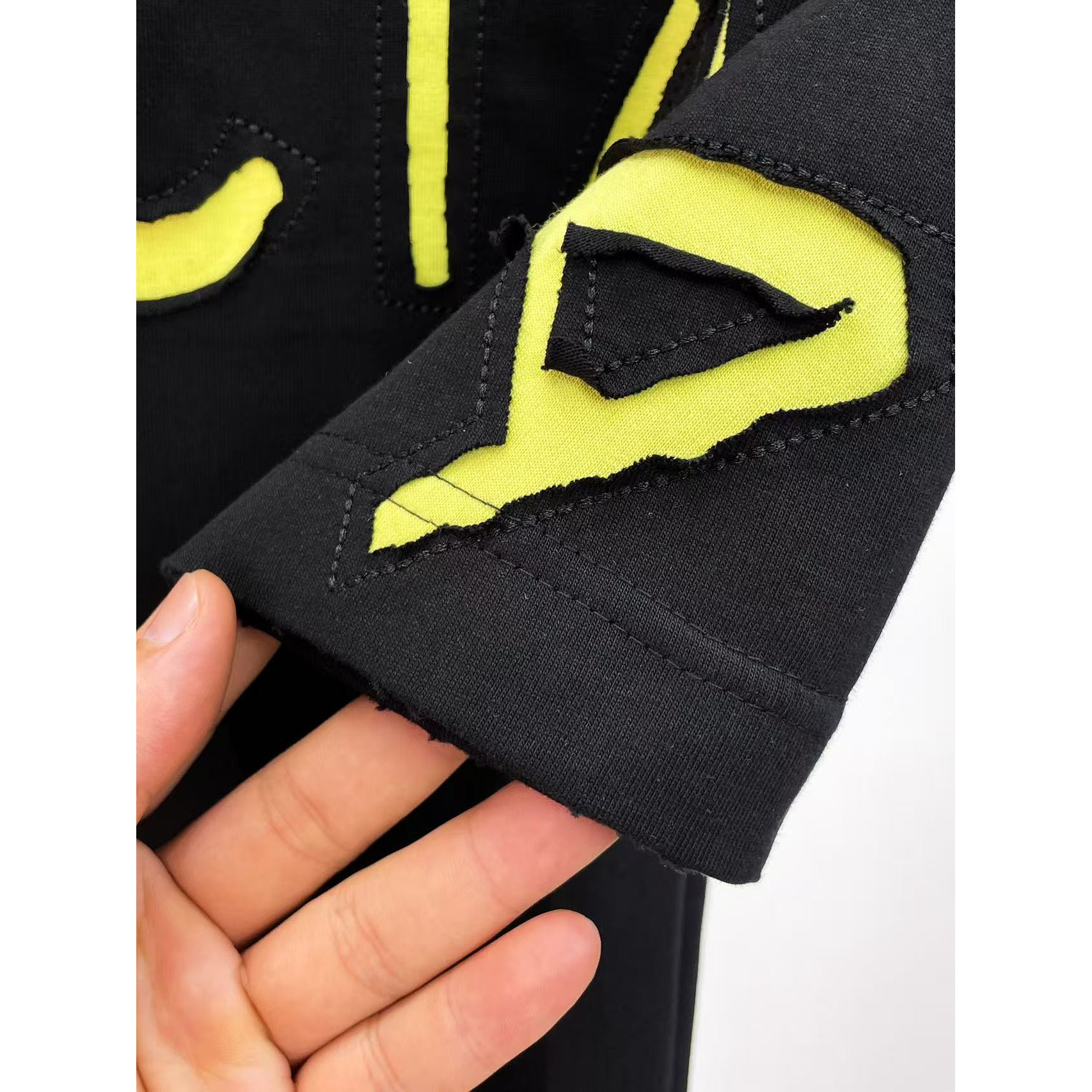 <p>Balenciaga 专柜新款短袖T恤(黑)</p>