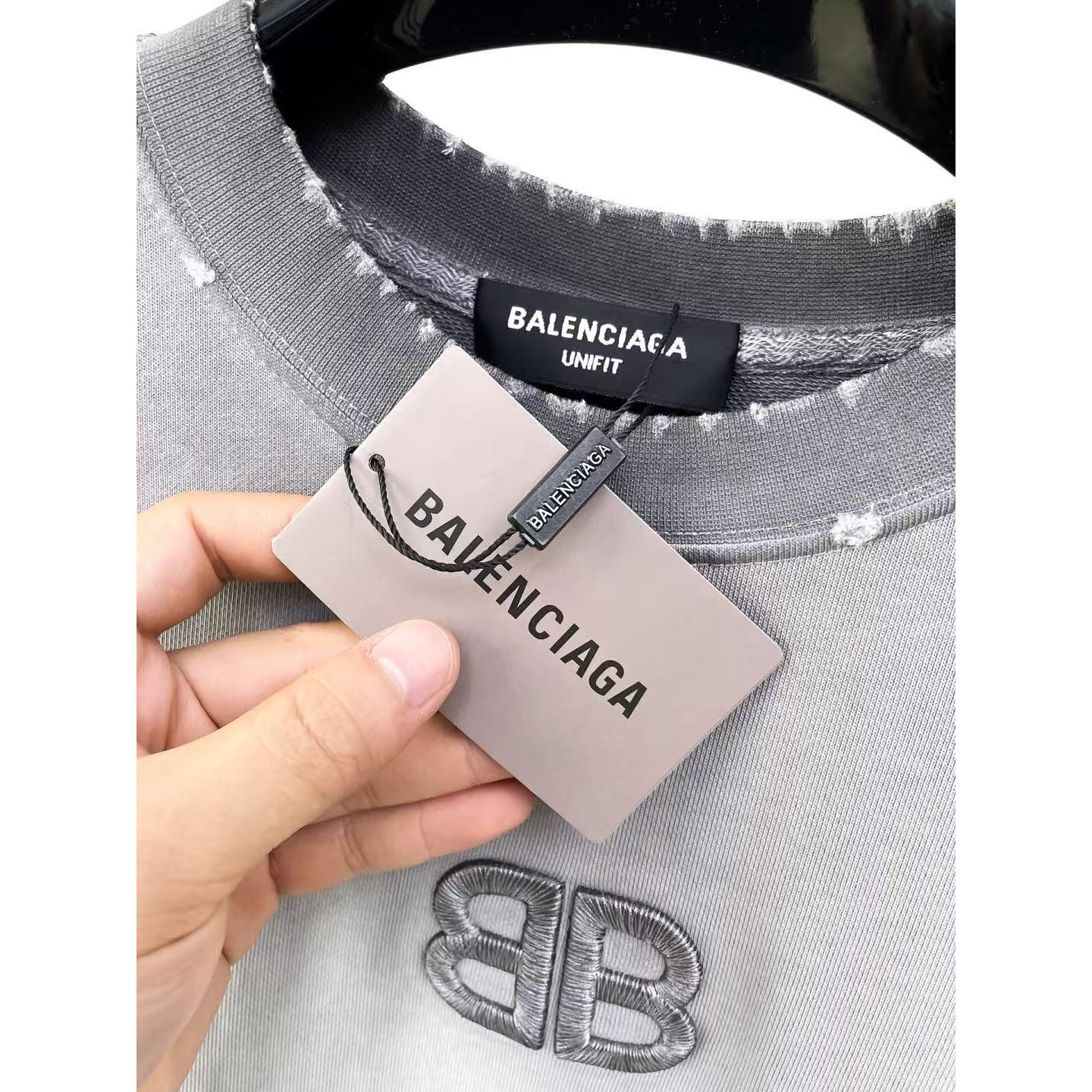 <p>Balenciaga 圓領長袖T恤(洗水灰)</p>