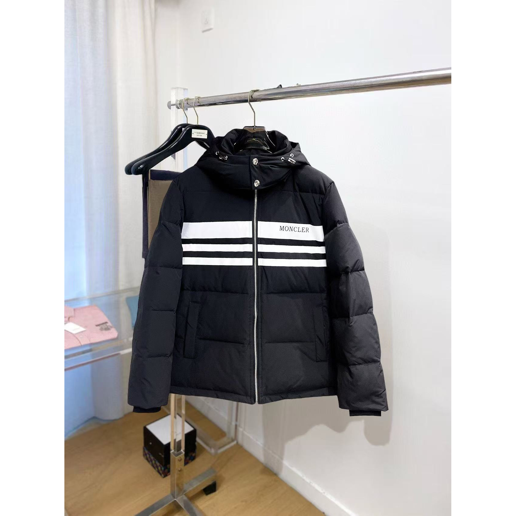 <p>MONCLER 秋冬新款羽绒服(黑)</p>