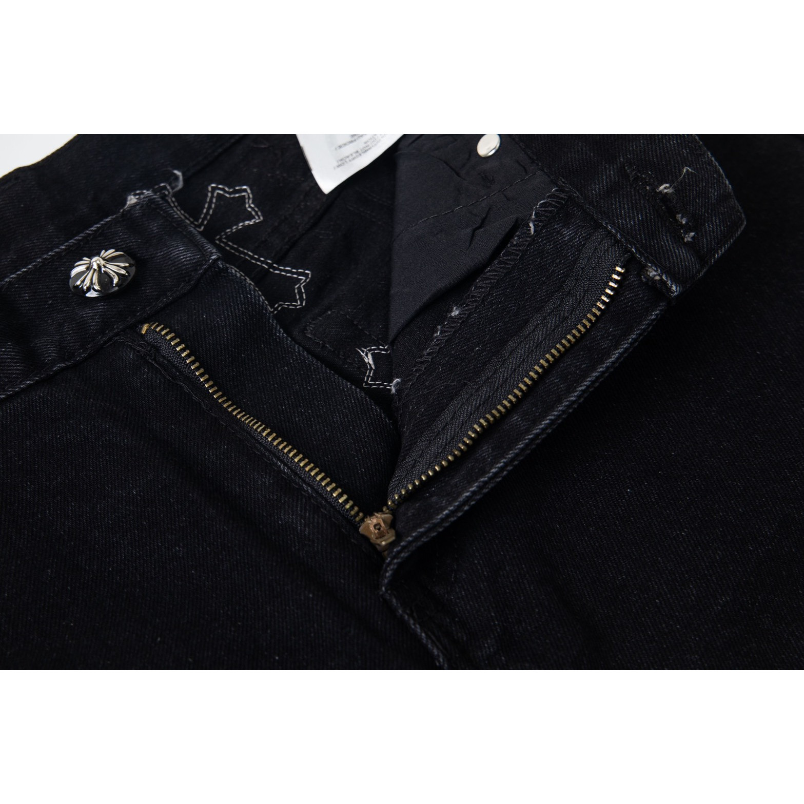 <p>CHROME HEARTS 黑色多皮元素细节满满水洗牛仔裤(1775#)</p>
