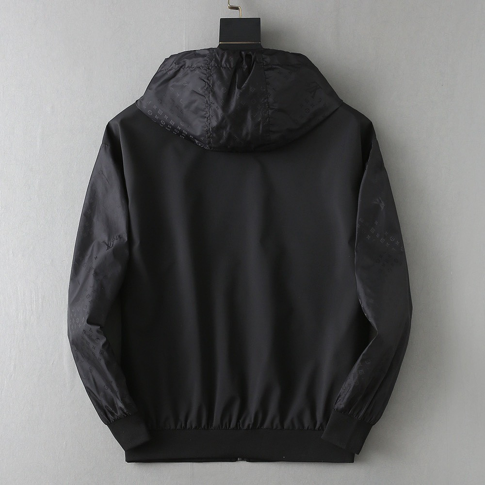 <p>LV 新款男士夹克外套<br />
&nbsp;</p>