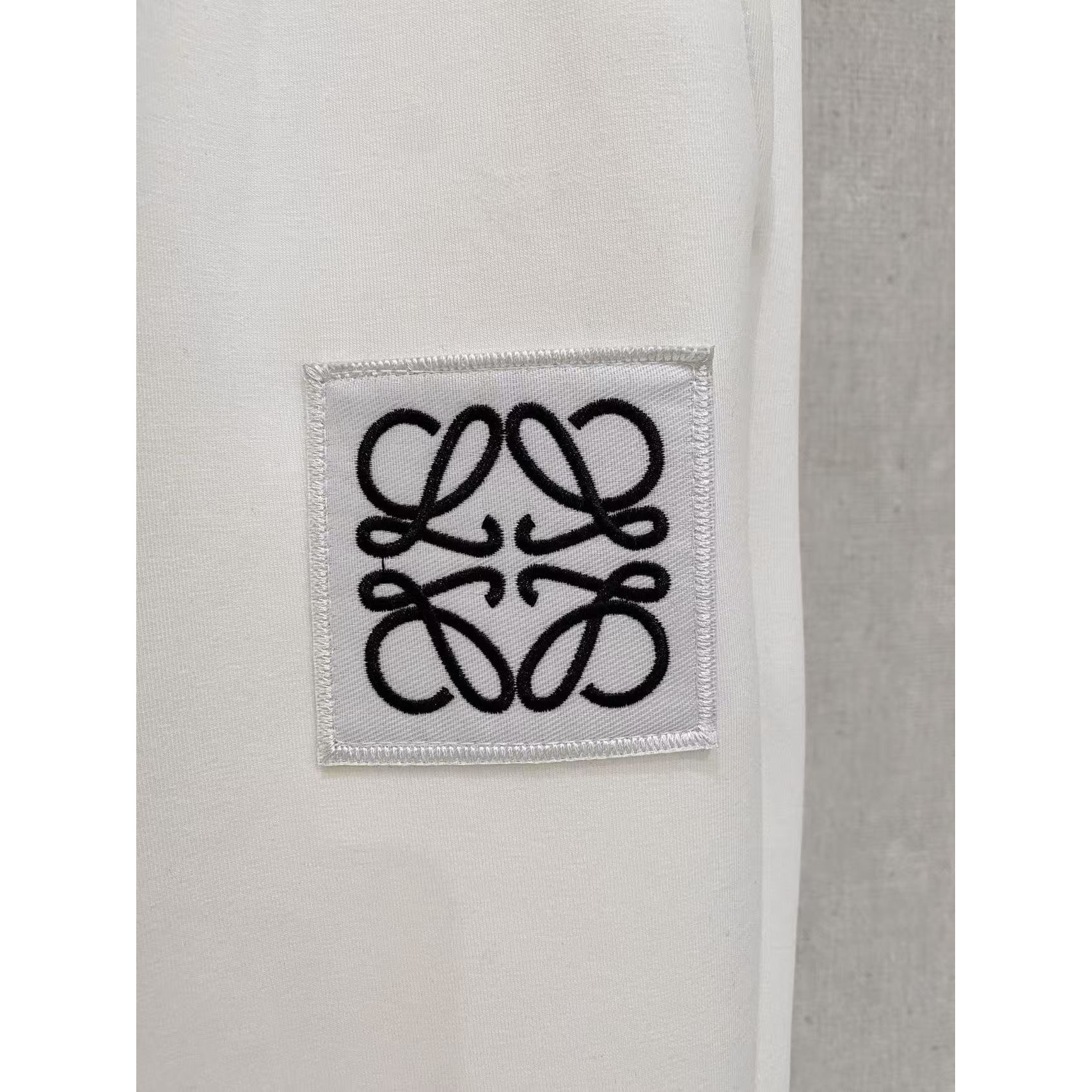 <p>LOEWE 男士长裤(782460)</p>