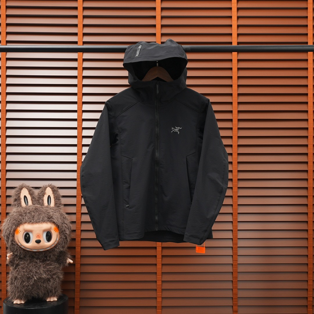 <p>ARC'TERYX 女款Hoody软壳连帽夹克(黑)</p>