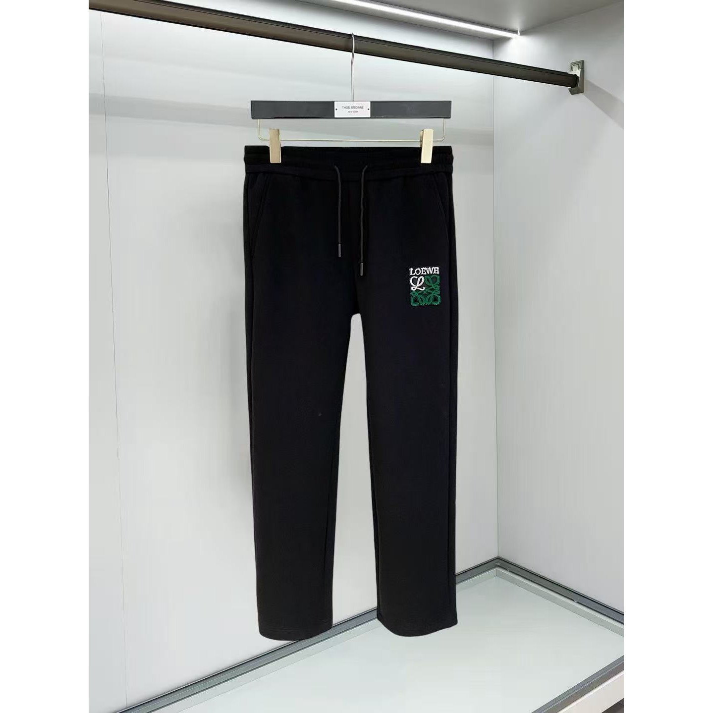 <p>LOEWE 男士长裤(782463)</p>