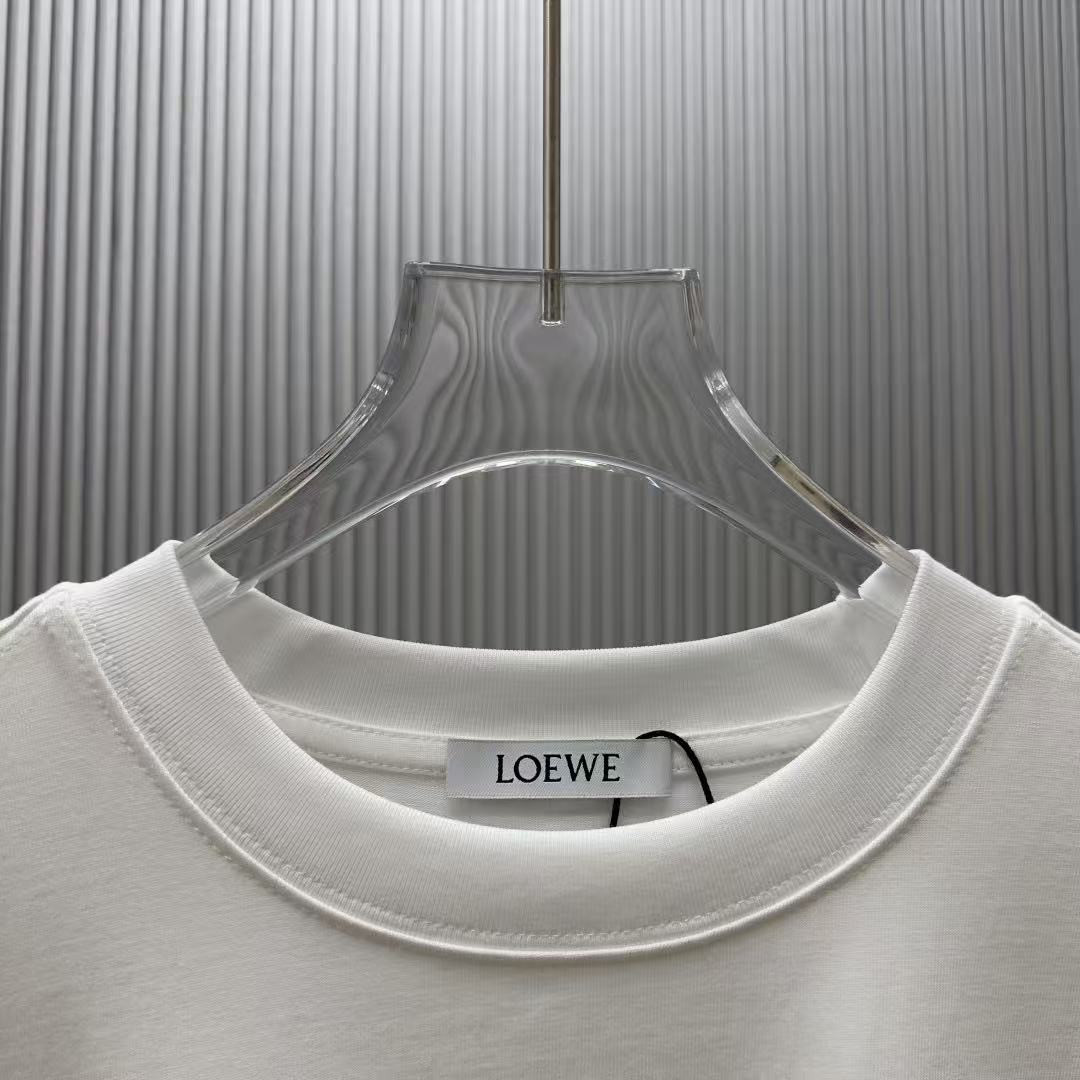 <p>LOEWE 长袖卫衣T恤(白)</p>