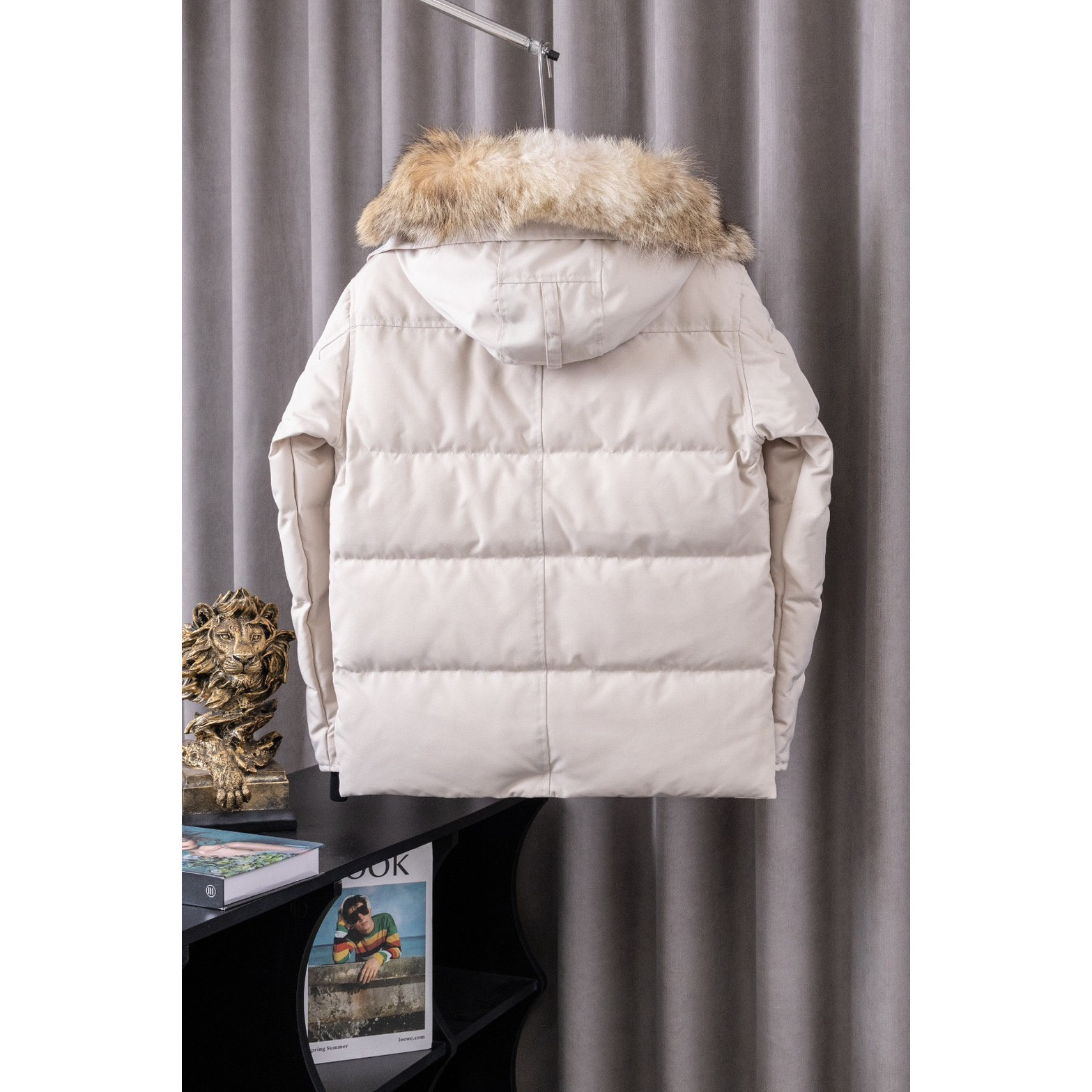<p>Canada Goose 顶级狼毛Wyndham 2048M &nbsp;29款 系列派克大衣羽绒服(奶白色)</p>