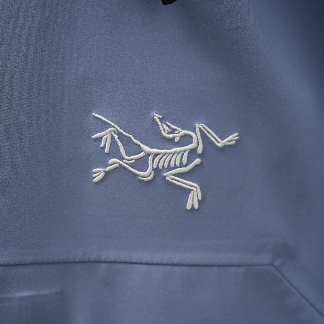<p>ARC'TERYX &nbsp;BETA SV JACKET 增强防水防风连帽硬壳外套(层云蓝)&nbsp;</p>