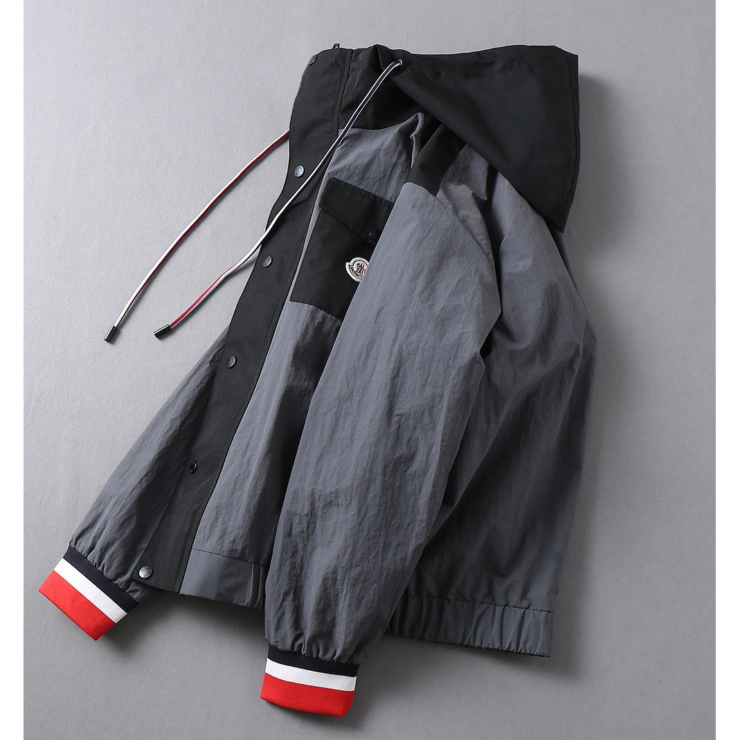 <p>Moncler 新款男士夹克外套</p>