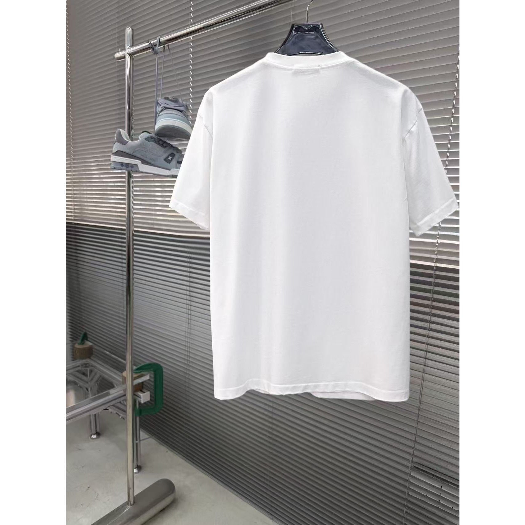 <p>Balenciaga 专柜新款短袖T恤(白)</p>