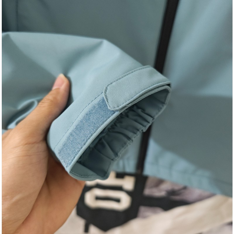 <p>DESCENTE 連帽拉鍊外套(藍)</p>