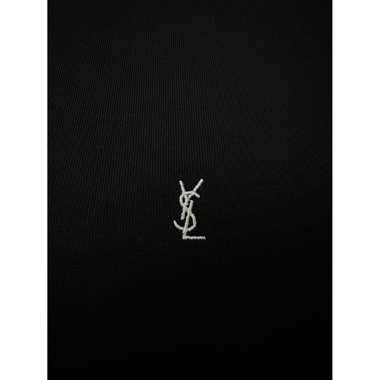 <p>YSL 小logo刺绣短袖T恤(黑)</p>