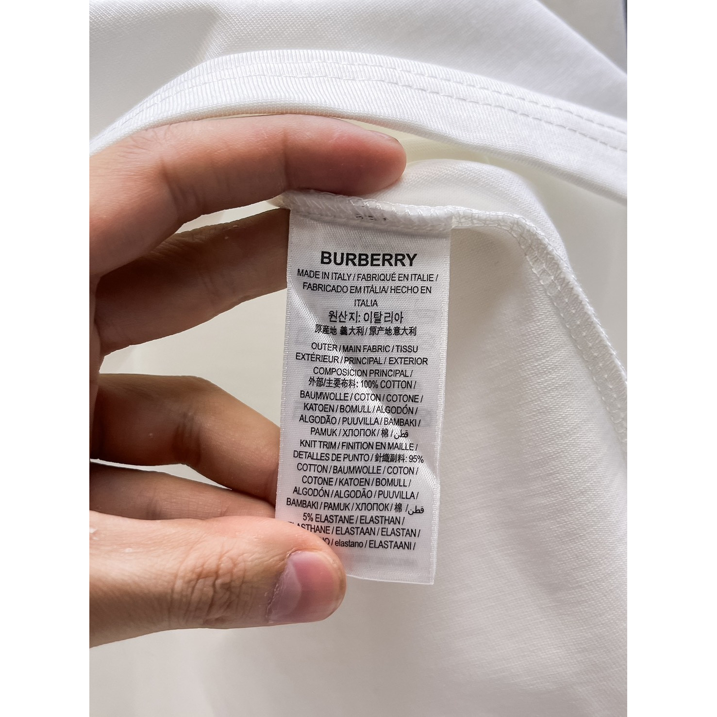 <p>BURBERRY 长袖T恤(白)</p>