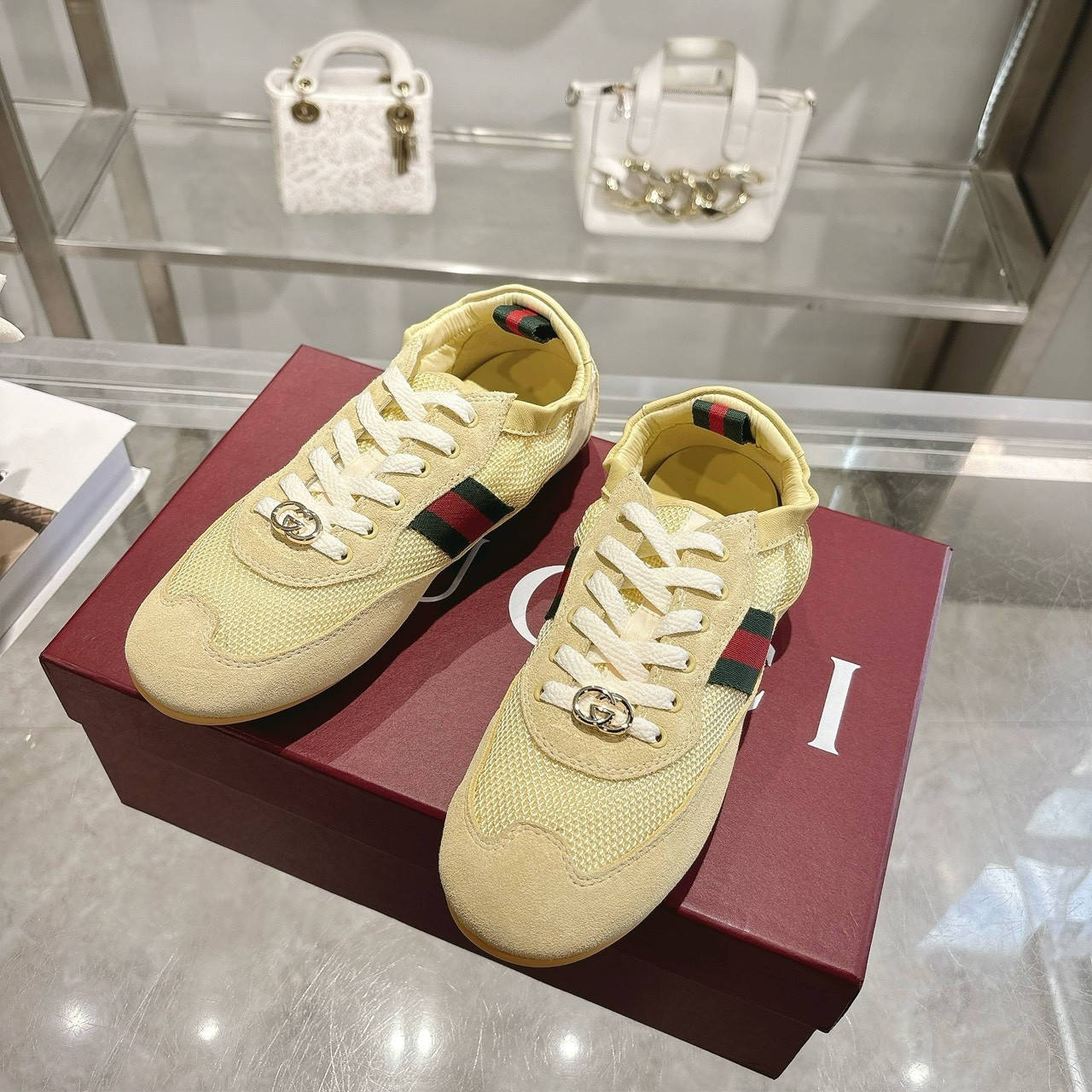 <p>GUCCI 橡筋鞋(米黃)</p>