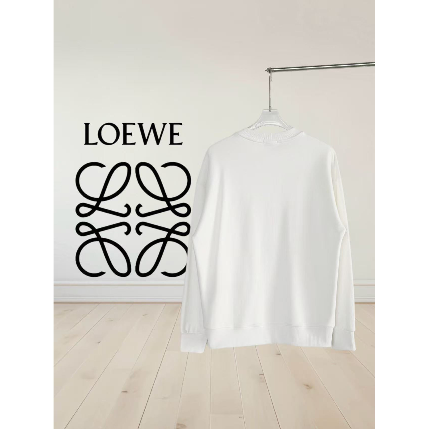 <p>LOEWE&nbsp;圆领卫衣(白)</p>