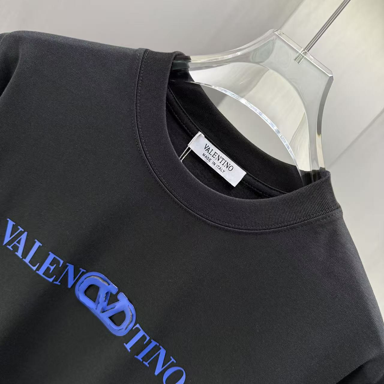 <p>VALENTION 短袖T恤(黑)</p>