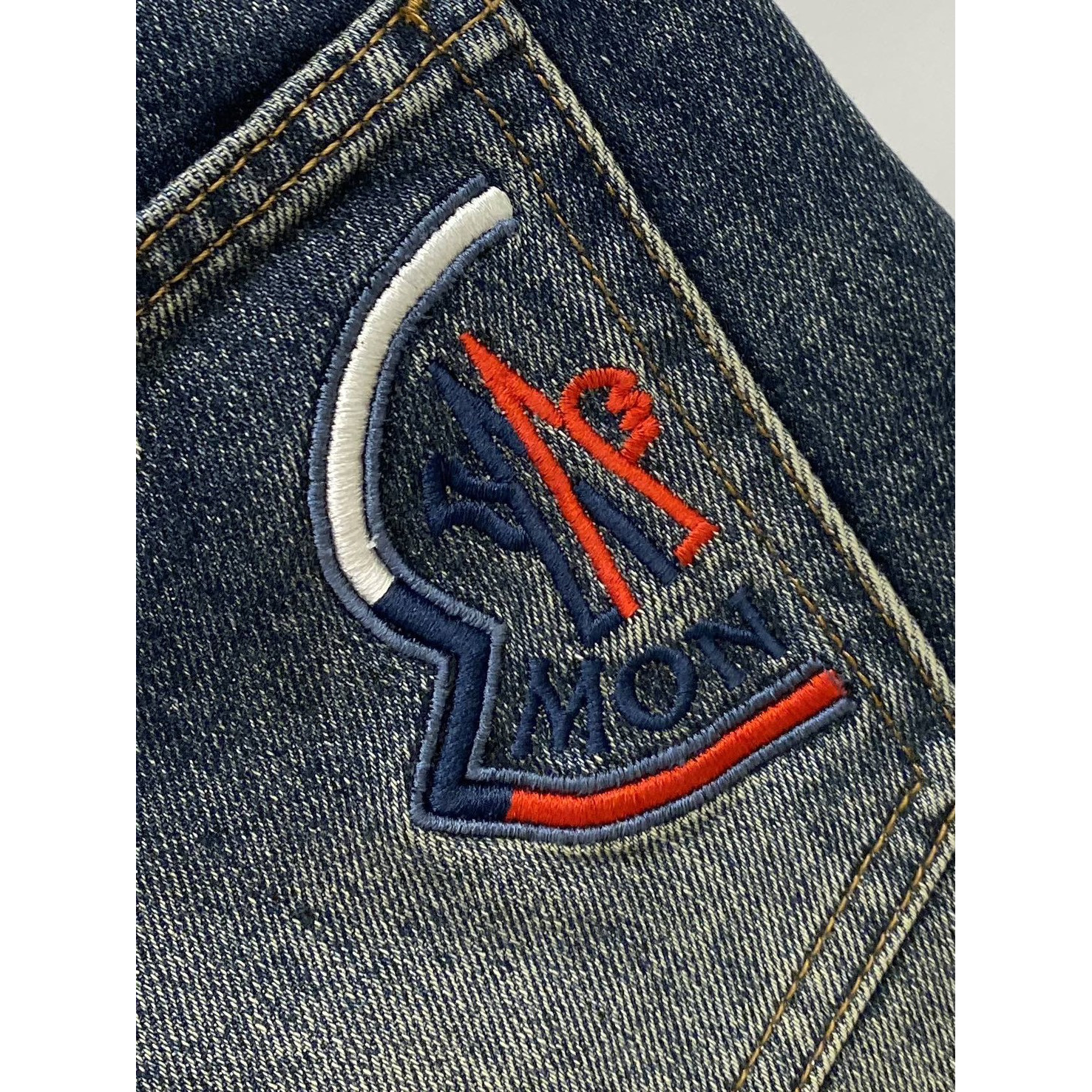 <p>MONCLER 休闲牛仔裤</p>