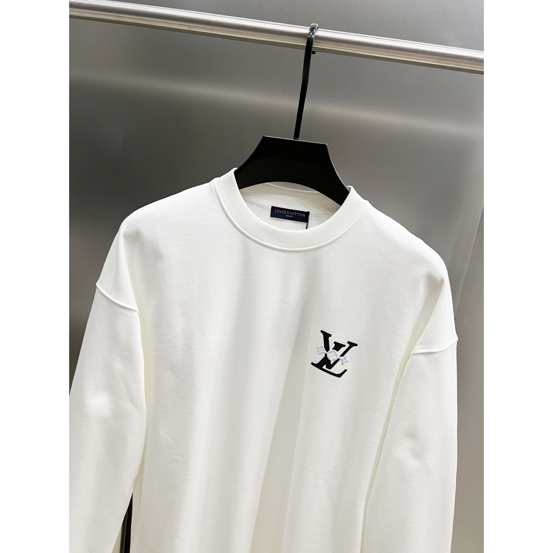 <p>LV 圆领长袖卫衣(白)</p>