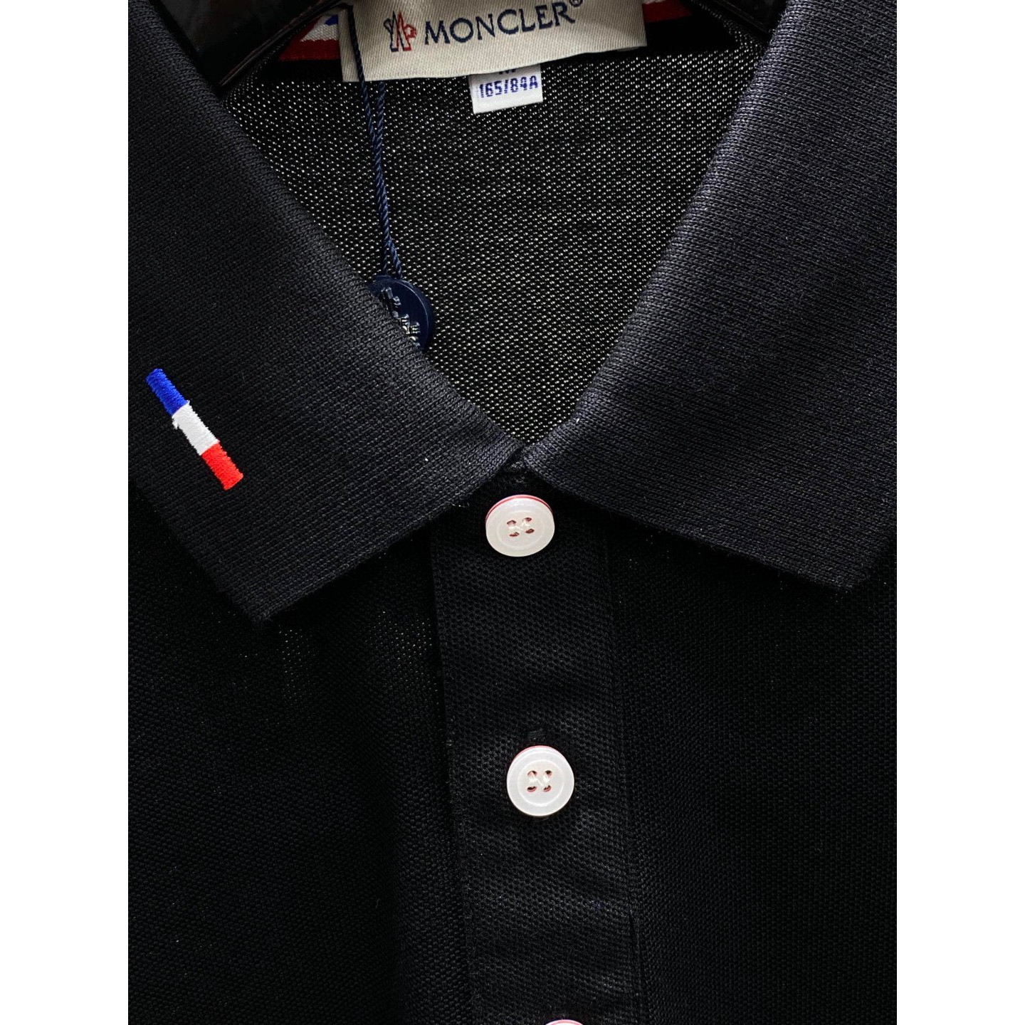 <p>MONCLER 立体徽标翻领长袖Polo衫(黑)</p>