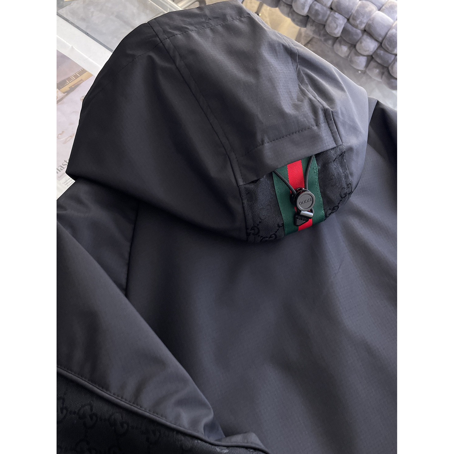 <p>GUCCI&nbsp;男士夹克外套(黑)</p>