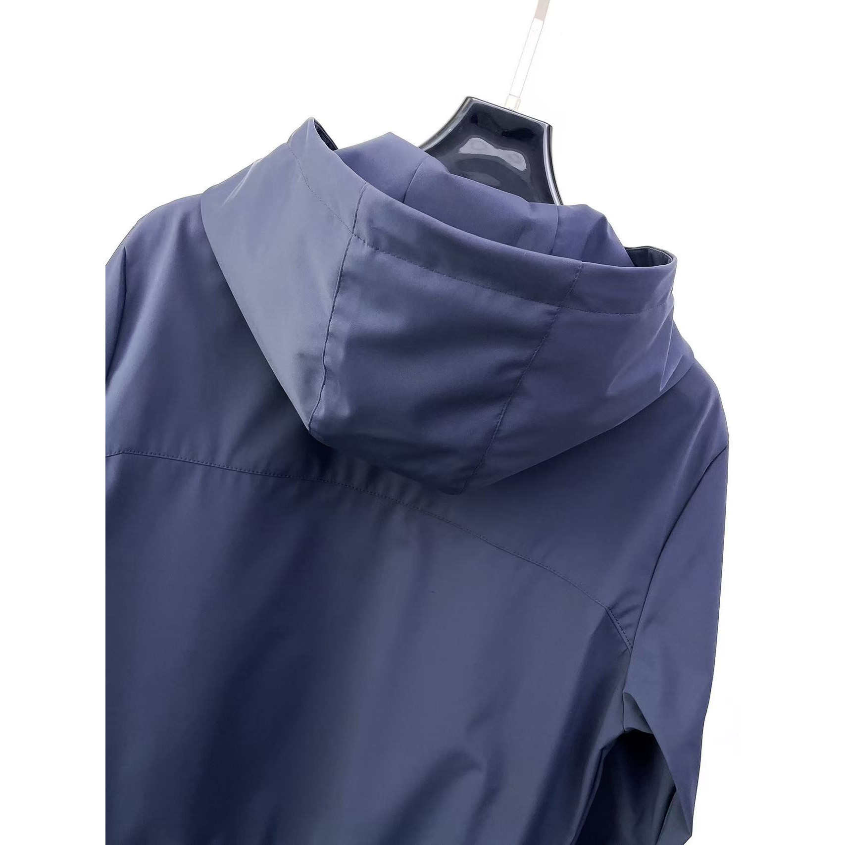 <p>MONCLER 时尚休闲夹克外套(藏青)</p>