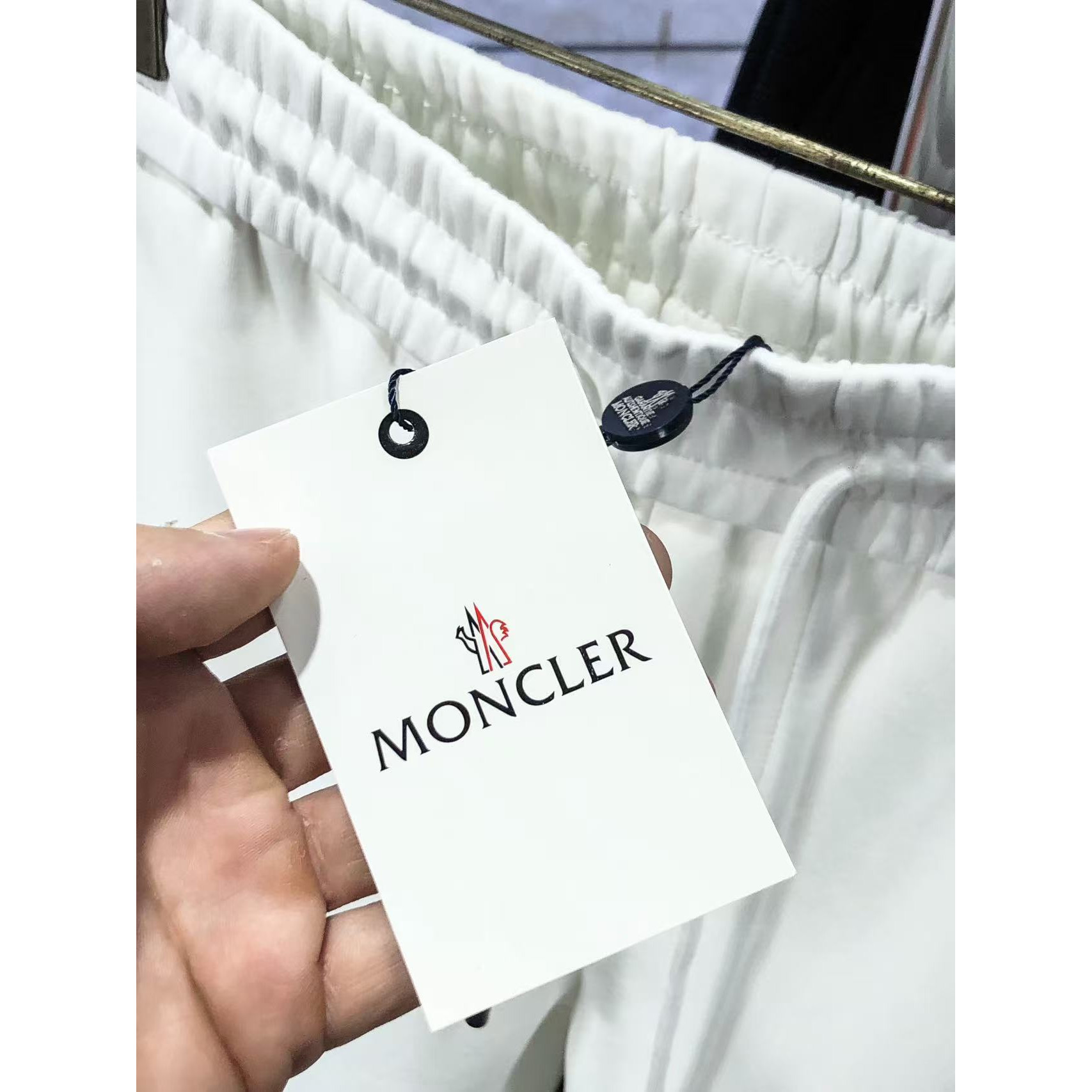 <p>MONCLER&nbsp;高品质时尚休闲裤(782955)</p>