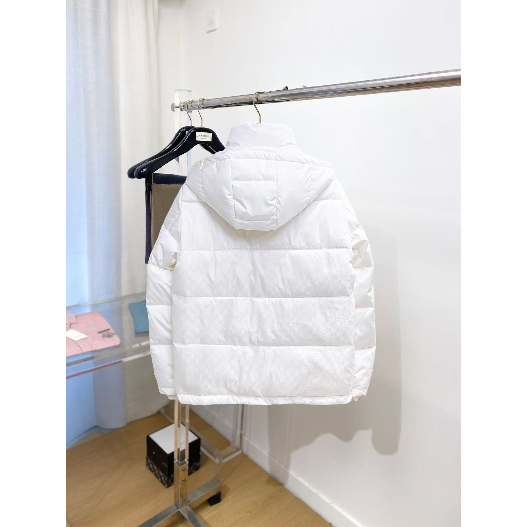 <p>GUCCI 秋冬新款羽绒服(白)&nbsp;</p>